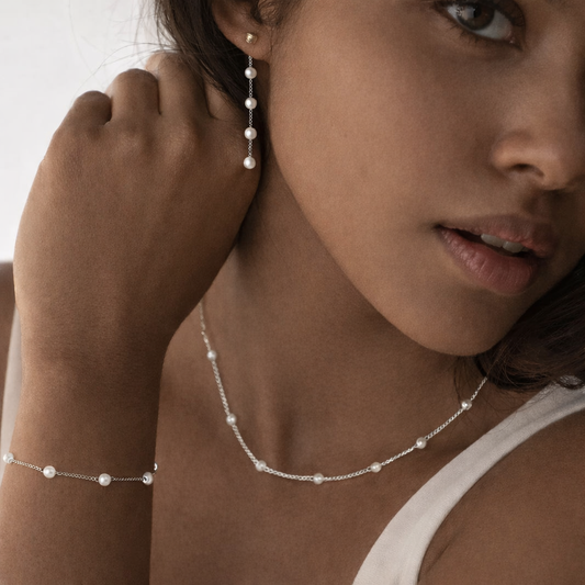 Conjunto Aurora de Pérolas – Colar, Brincos e Pulseira