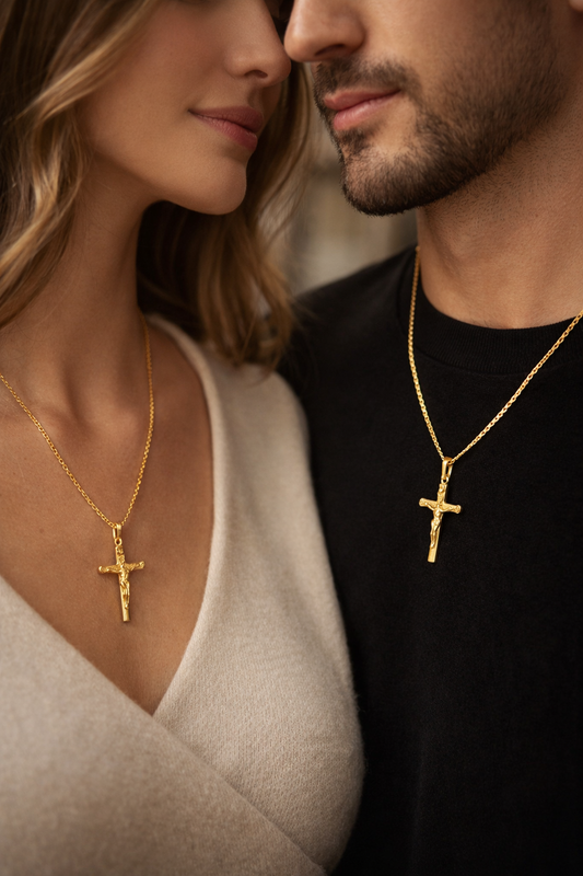 Colar Cruz Banhado a Ouro 24K – Autêntico e Novo