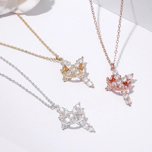 Colar Cruz Elegante com Cristais banhada a ouro de 18K