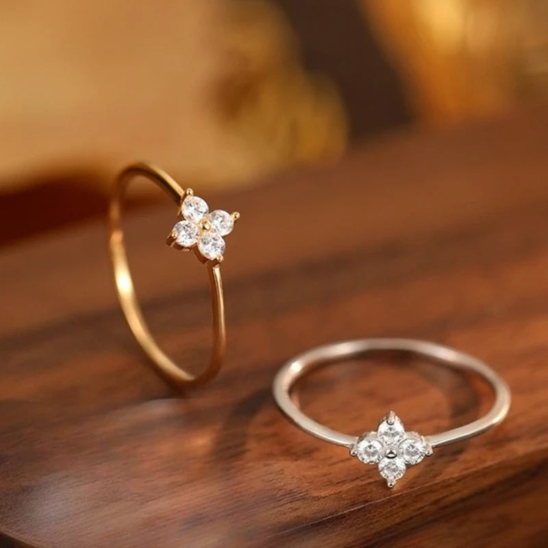 💎 

Anel Trevo de Luxo – Prata 925 com Zircónias