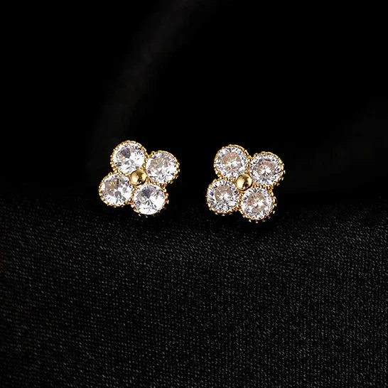 Brincos Trevo da Sorte – Elegância em Prateado 925