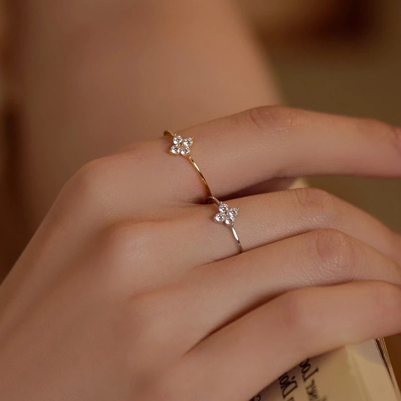💎 

Anel Trevo de Luxo – Prata 925 com Zircónias