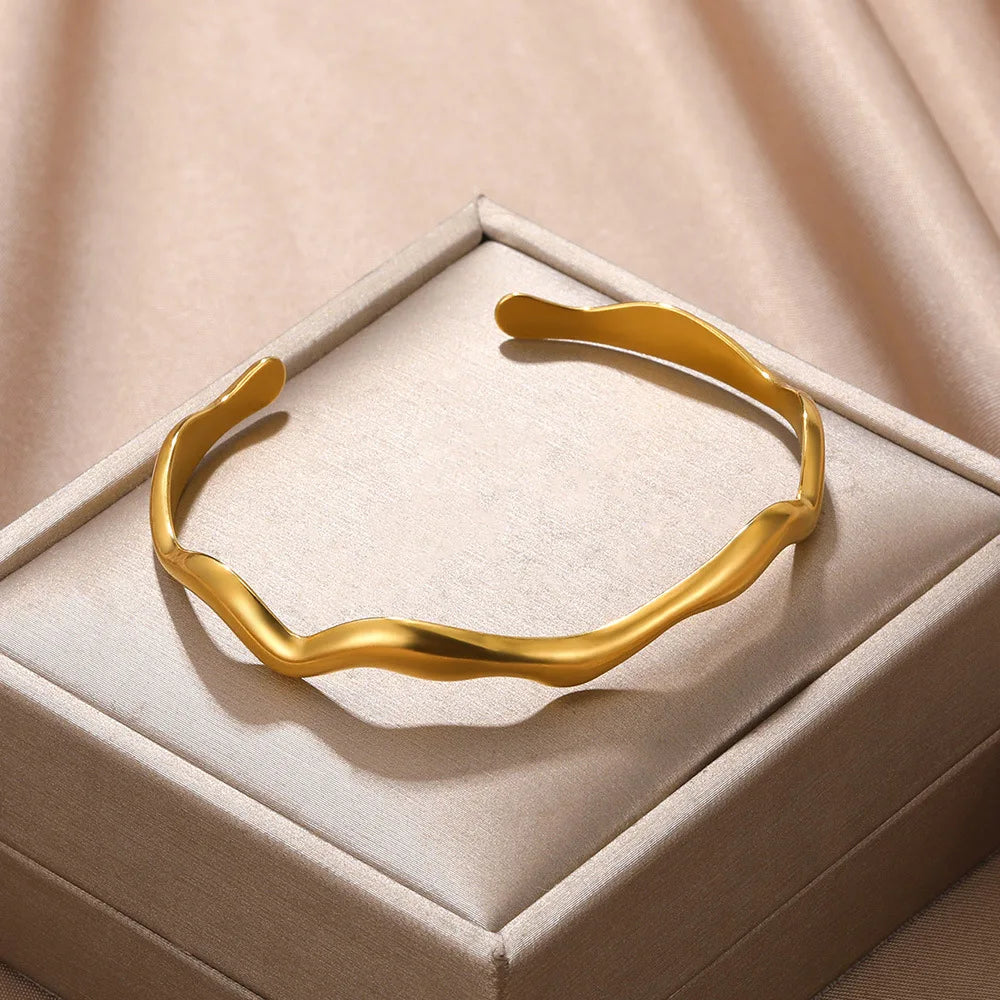 Bracelete Onda Dourada_ aço inoxidável