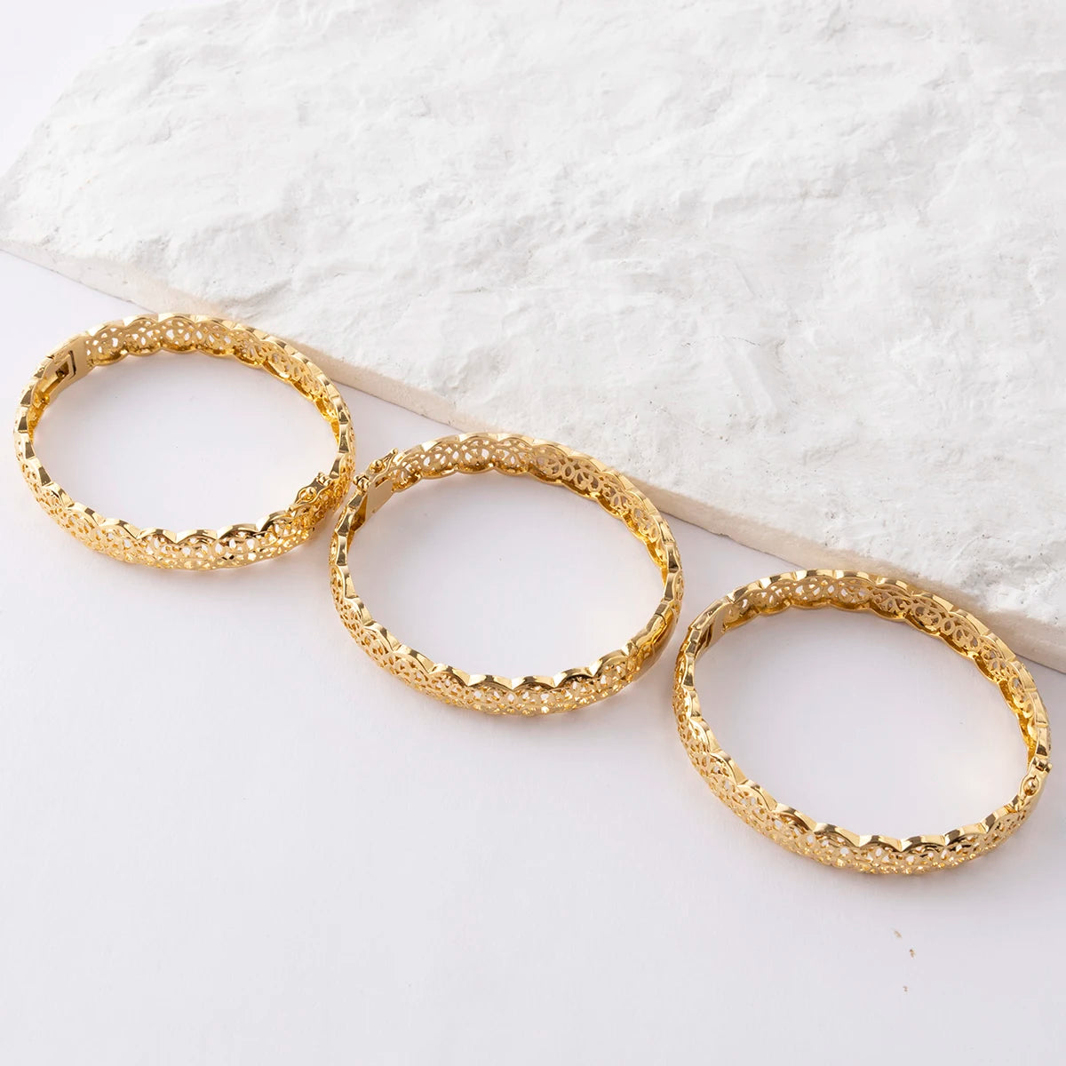 Pulseira Premium (banhada a ouro de 18K)